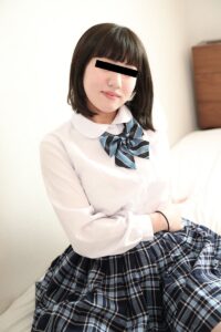 狙われた食べごろ制服娘