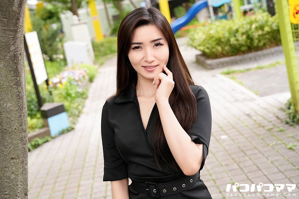 淫靡な美熟女とPtoMを繰り返しながらとことんヤりまくる 坂谷しほ