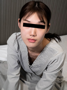 すっぴん素人 ~すっぴんに自信ありな初心系スレンダー美微乳娘~
スレンダーで初心系の野田圭ちゃん、緊張しているのかAV慣れてないピュアな感じがたまらないです。すっぴんを人に見せることにあまり抵抗がないとのこと。それもそのはず、素の状態がめちゃくちゃ可愛い！全然変わらない！経験がなさそうな手コキやフェラをしつつも恥ずかしさと少し背伸びしたい圭ちゃんの葛藤が見えるプライベート感たっぷりな作品。完全ハメ撮りなのでバーチャル感をお楽しみください！