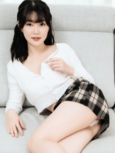 アジアの美女図鑑：チャオアン
ナンパでゲットした現役女子大生のチャオアンちゃん！スタイル抜群で人類学を専攻しているというほど才色兼備。午前の授業が終わり、お昼休み時間らしいのですが、誘ったらいいよと快諾してくれてついてきてくれました。ベッドのあるお部屋でお触り開始！うっとりと見任せてくれるエッチなチャオアンちゃん！バックが大好きだと言うのでガンガンに攻めてあげました！綺麗なお胸にザーメン発射され、満足気なご様子。結局、午後の授業はさぼっちゃったみたいですー！！